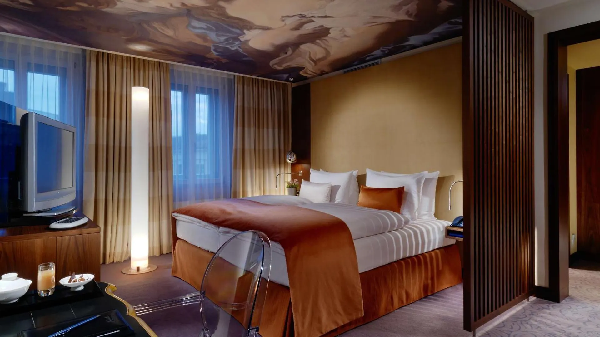 Vier Jahreszeiten Kempinski Muenchen 5*, Munique Alemanha