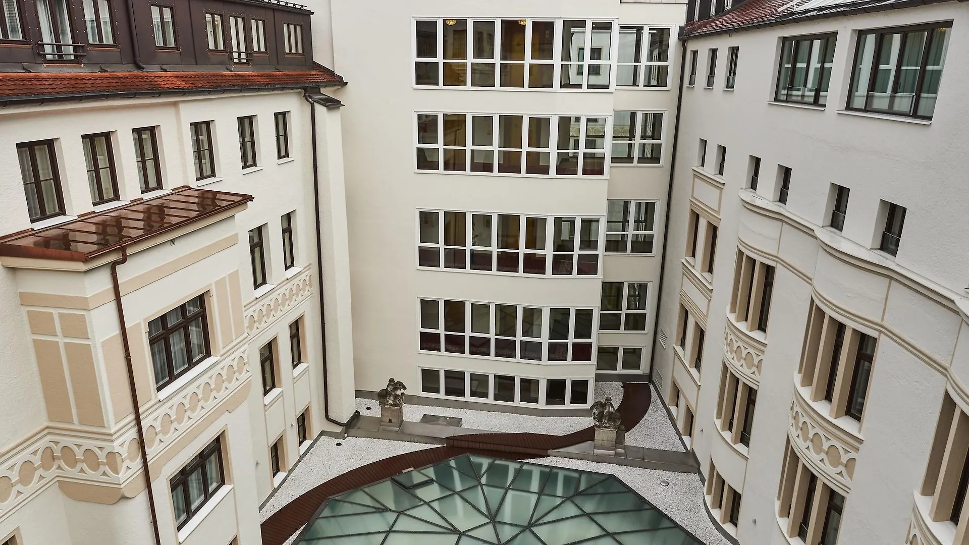 Vier Jahreszeiten Kempinski Muenchen מינכן