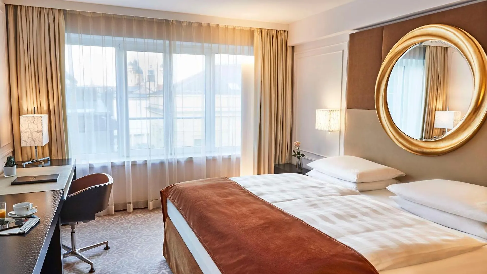 ***** Hotel Vier Jahreszeiten Kempinski Muenchen Germany