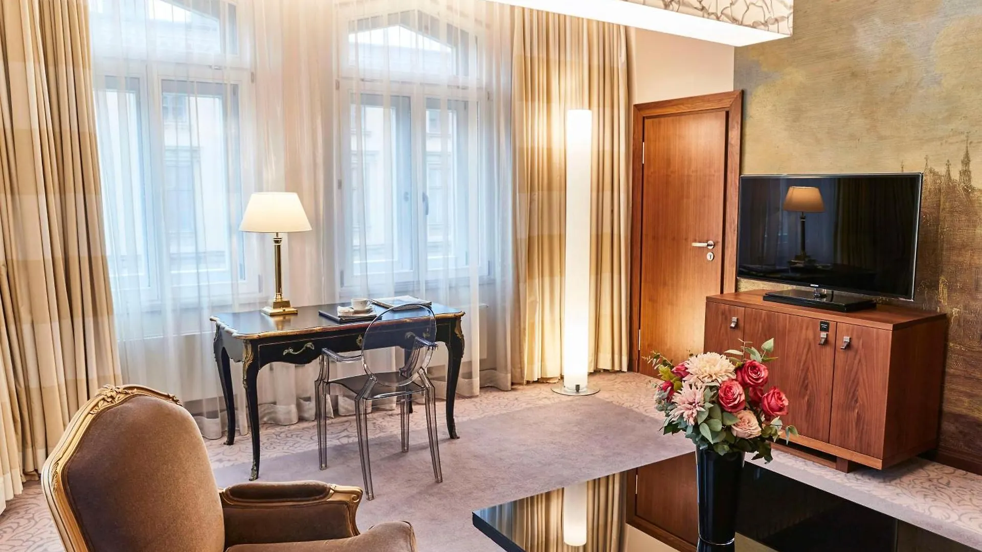 ***** Hotel Vier Jahreszeiten Kempinski Muenchen Germany