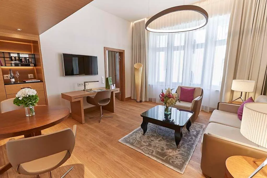 Vier Jahreszeiten Kempinski Muenchen Hotel